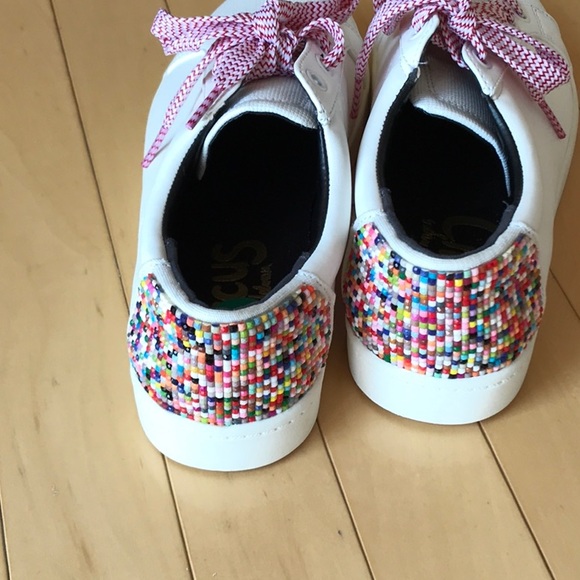 NWOT Circus by Sam Edelman white sneakers with faux beaded heel - 7.5 - Picture 5 of 6